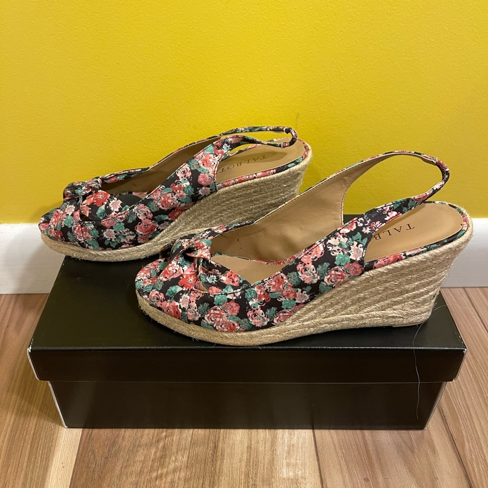 Talbots flowered espadrilles - Picture 4 of 6